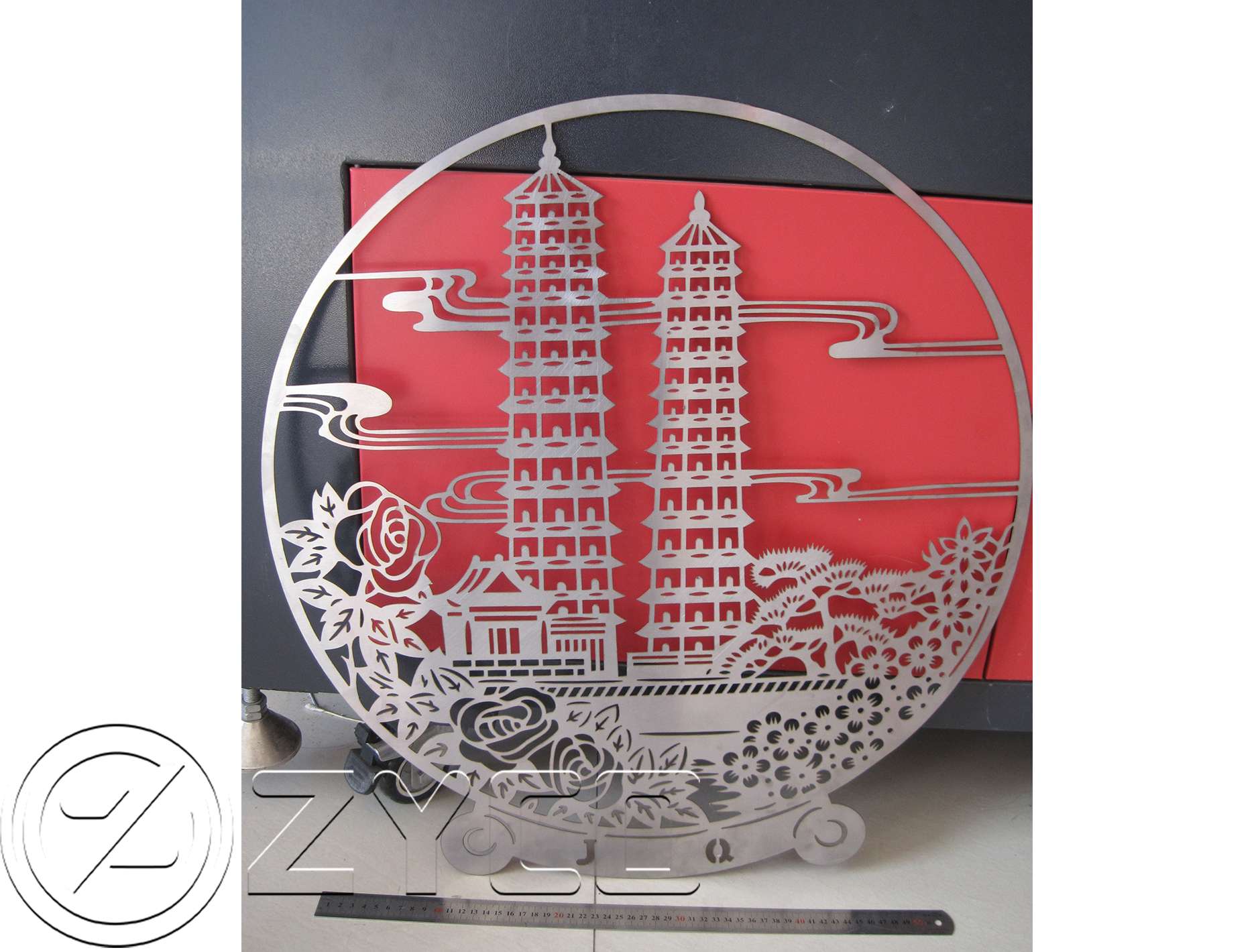 Iron plate laser cutting machine