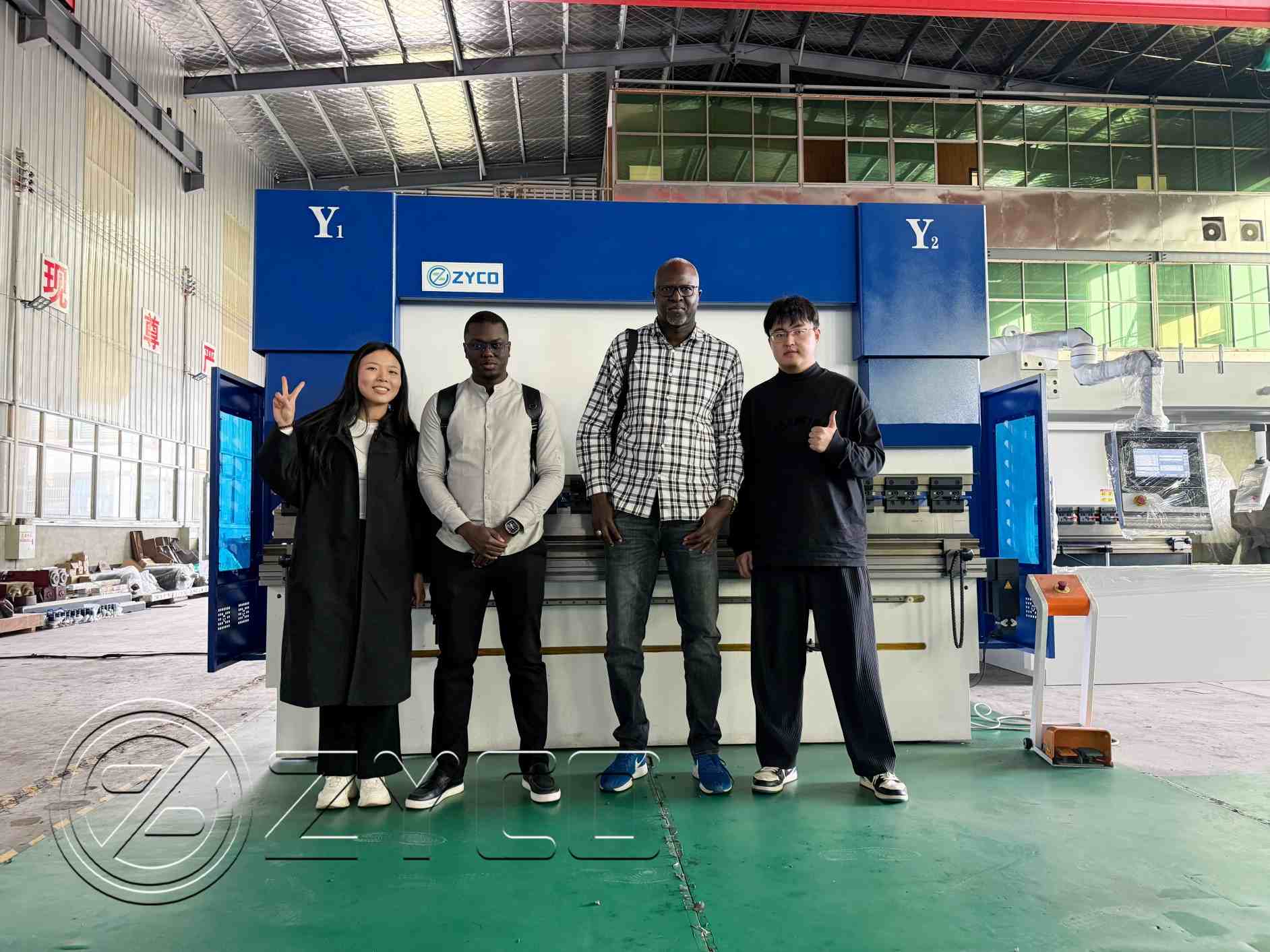 Welcome Algeria customers to visit our factory