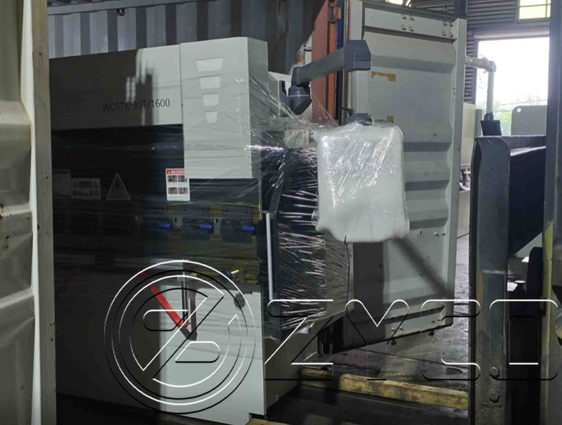 Ordinary hydraulic plate bending machine