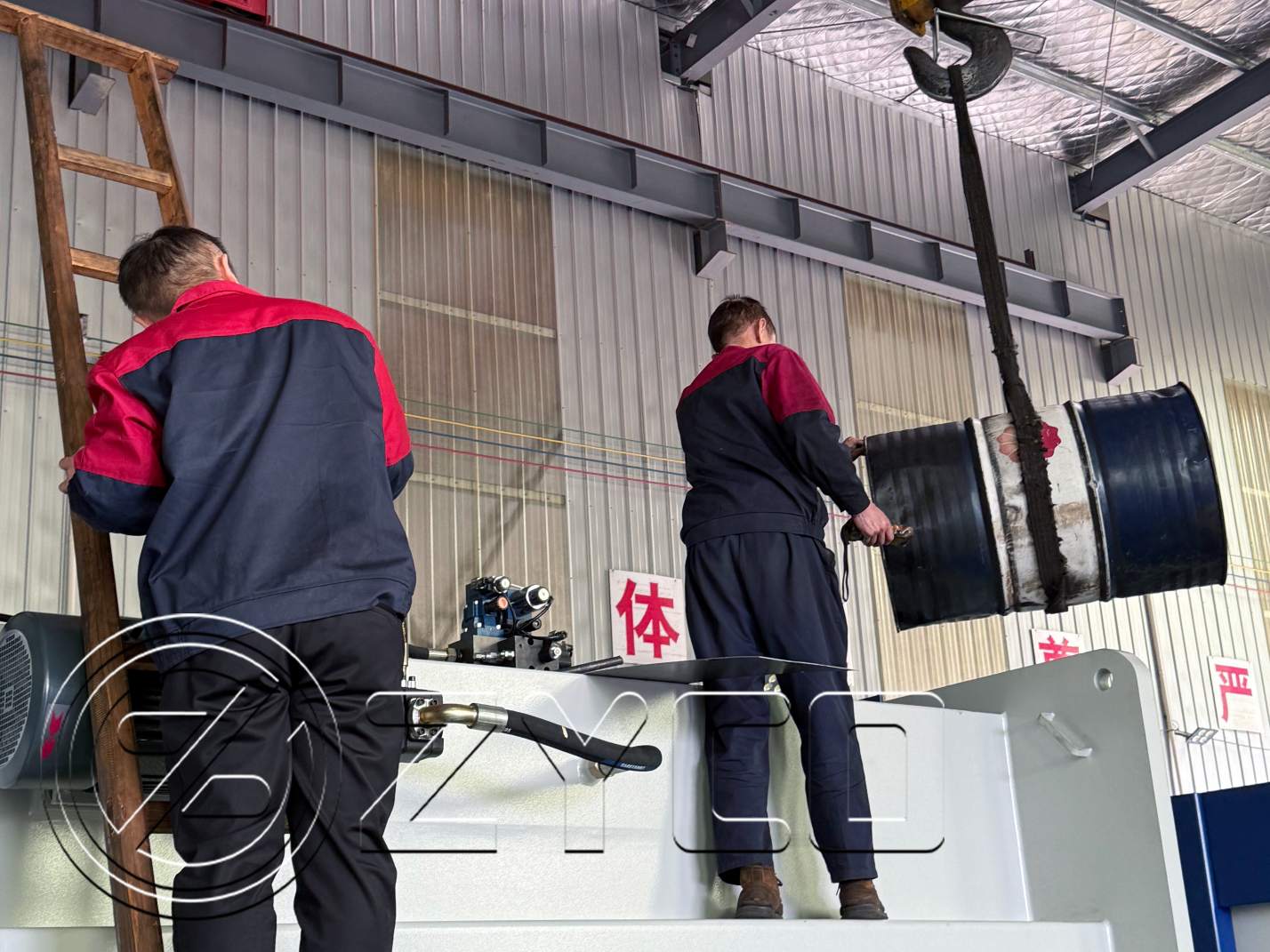 Ordinary hydraulic plate bending machine